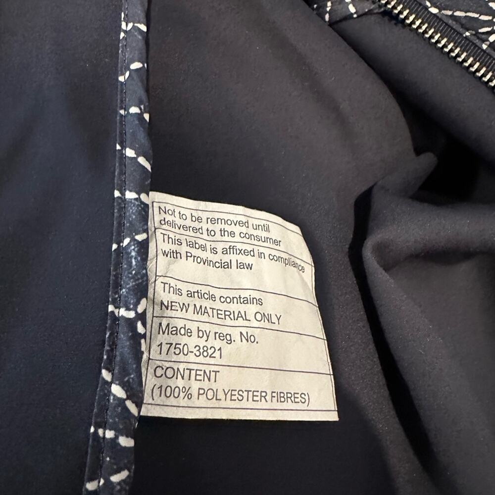 Lululemon athletica navy blue zipper jacket, white stitching, front pockets EUC - Picture 16 of 16